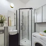 Aleja Jana Pawla Ii For 4 Guests With Air-conditioning By Renters 바르샤바