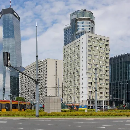 Aleja Jana Pawla Ii For 4 Guests With Air-conditioning By Renters *