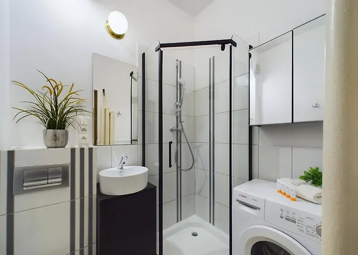 Aleja Jana Pawla Ii For 4 Guests With Air-conditioning By Renters Warsaw