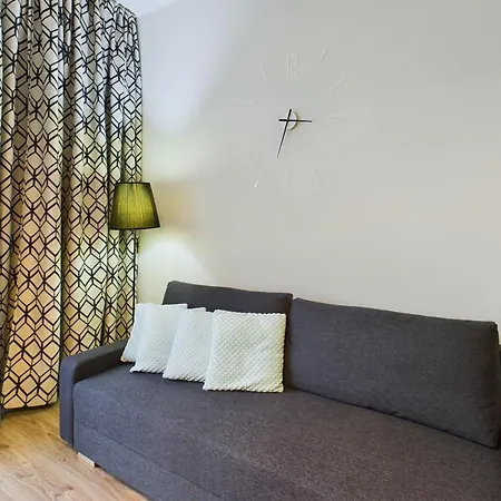 Aleja Jana Pawla Ii For 4 Guests With Air-conditioning By Renters Varsovia